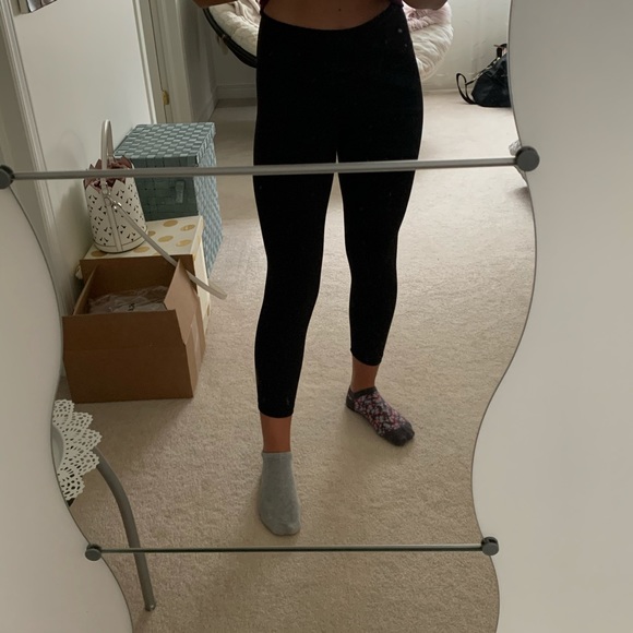 🔥SALE🔥3/4 Victoria’s Secret Athletic Leggings - Picture 4 of 6